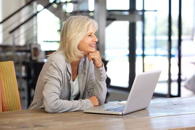 Como a formalização elevou a renda de empreendedores com 60 anos ou mais